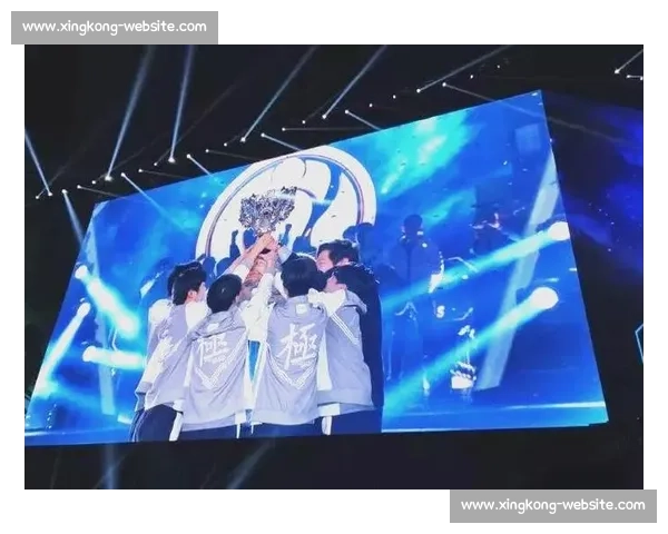 揭秘LPL冠军战队选手，独家专访触及心底最深的荣耀与遗憾！